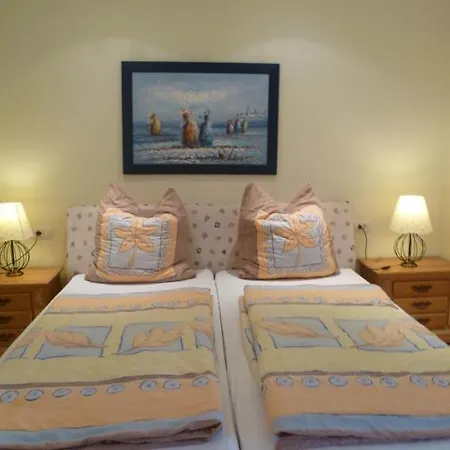 Sleeps 4 Pool Wifi *