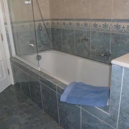 Sleeps 4 Pool Wifi 펜션 Chayofa