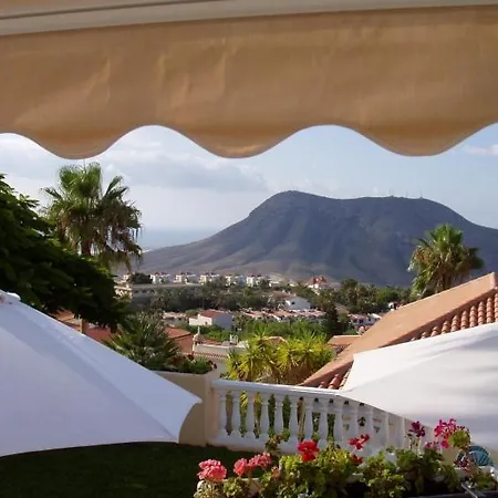Sleeps 4 Pool Wifi * Chayofa